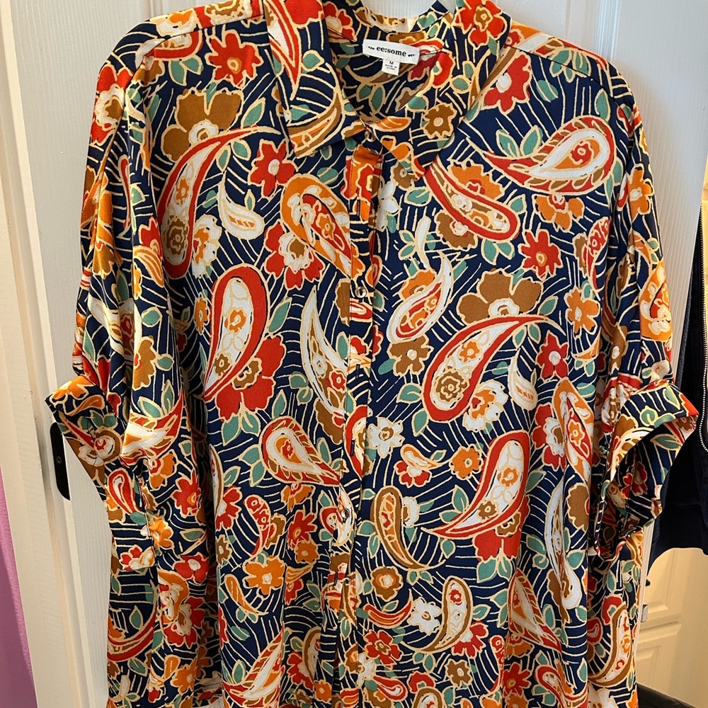 ee:some blouse sz medium paisley design